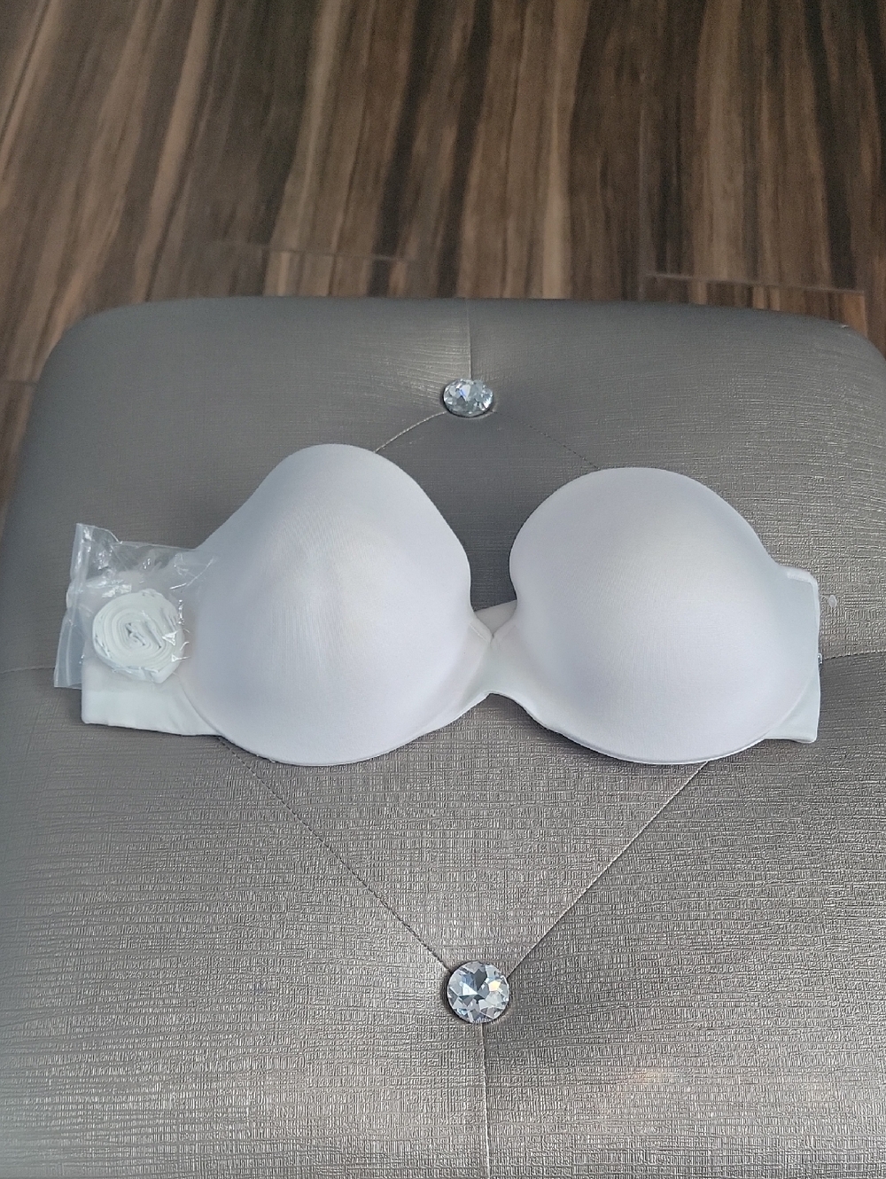 Maidenform White Strapless Convertible Bra